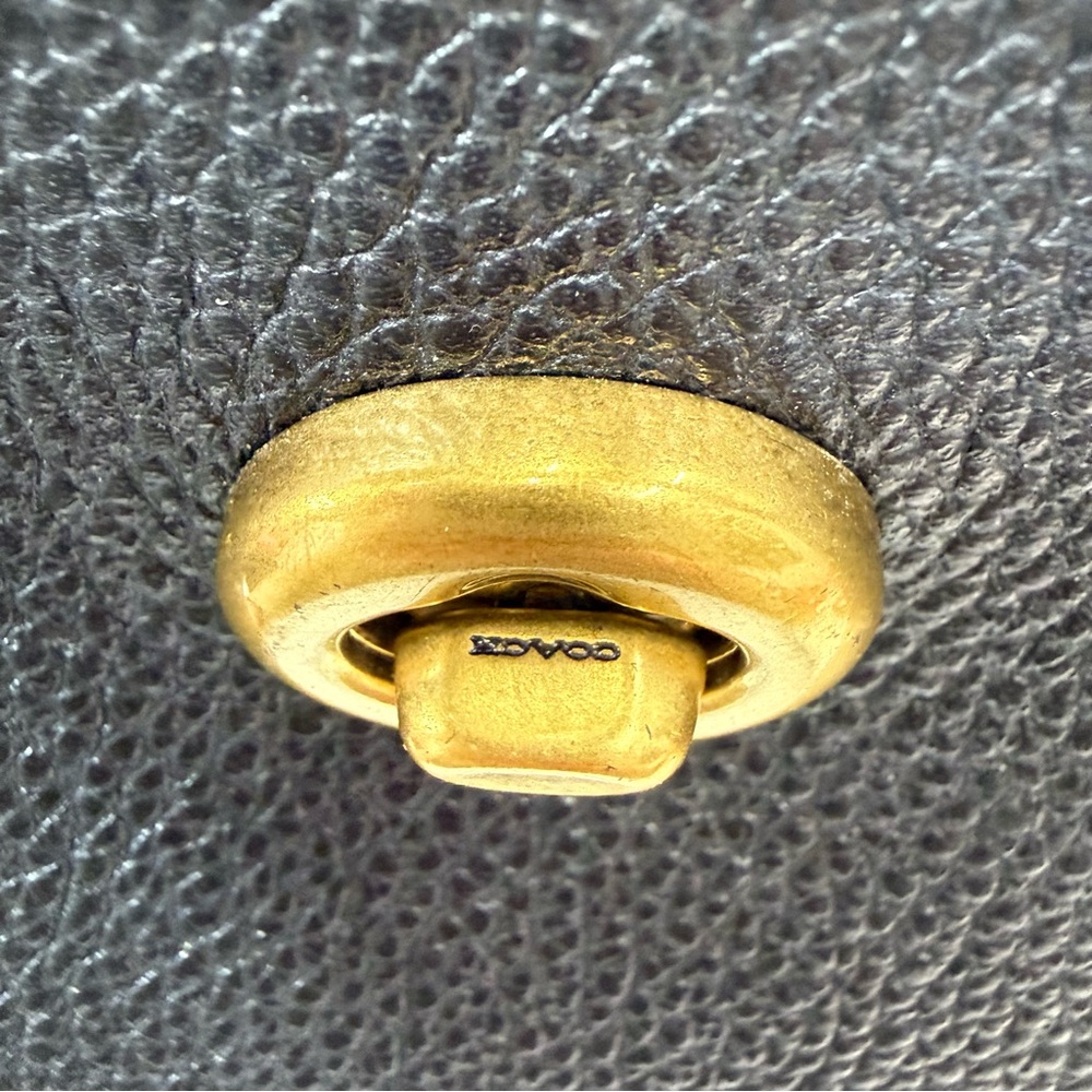 Coach Charlie Bucket Bag 21 Crossbody Pebble Leather 89102 Black Gold EUC - Picture 10 of 13